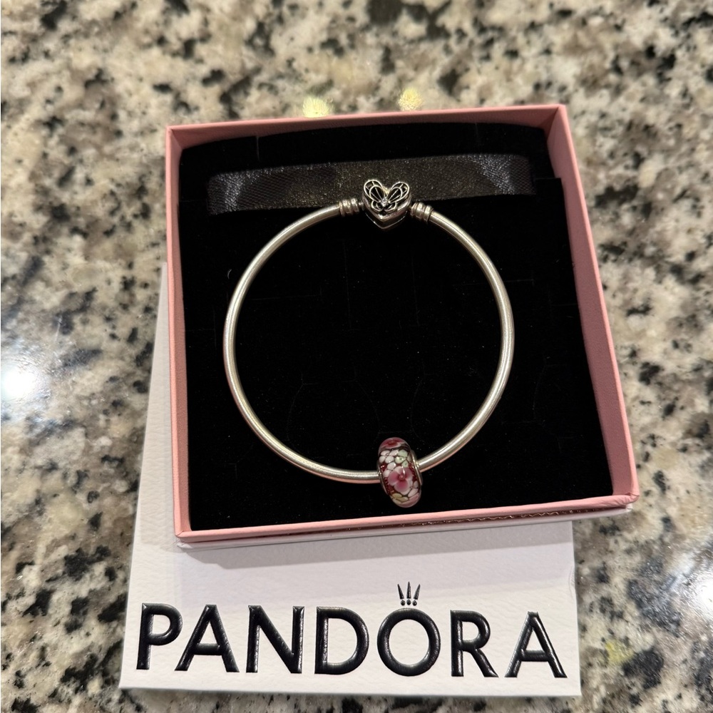 ‼️🛑SOLD: Pandora Silver Bracelet with Floral Pink Charm
